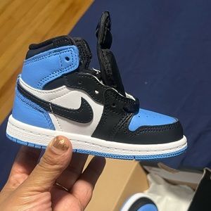 Air Jordan 1 retro hight og td ‘unc toe ‘- NEW
